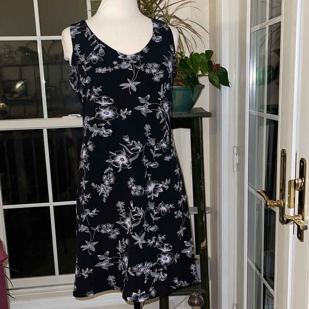 Black white skater type shirt tank style dress L